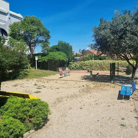 Apartment Plein Soleil Piscines Proche Plages Parking Prive *
