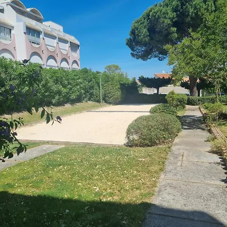 Apartment Plein Soleil Piscines Proche Plages Parking Prive *